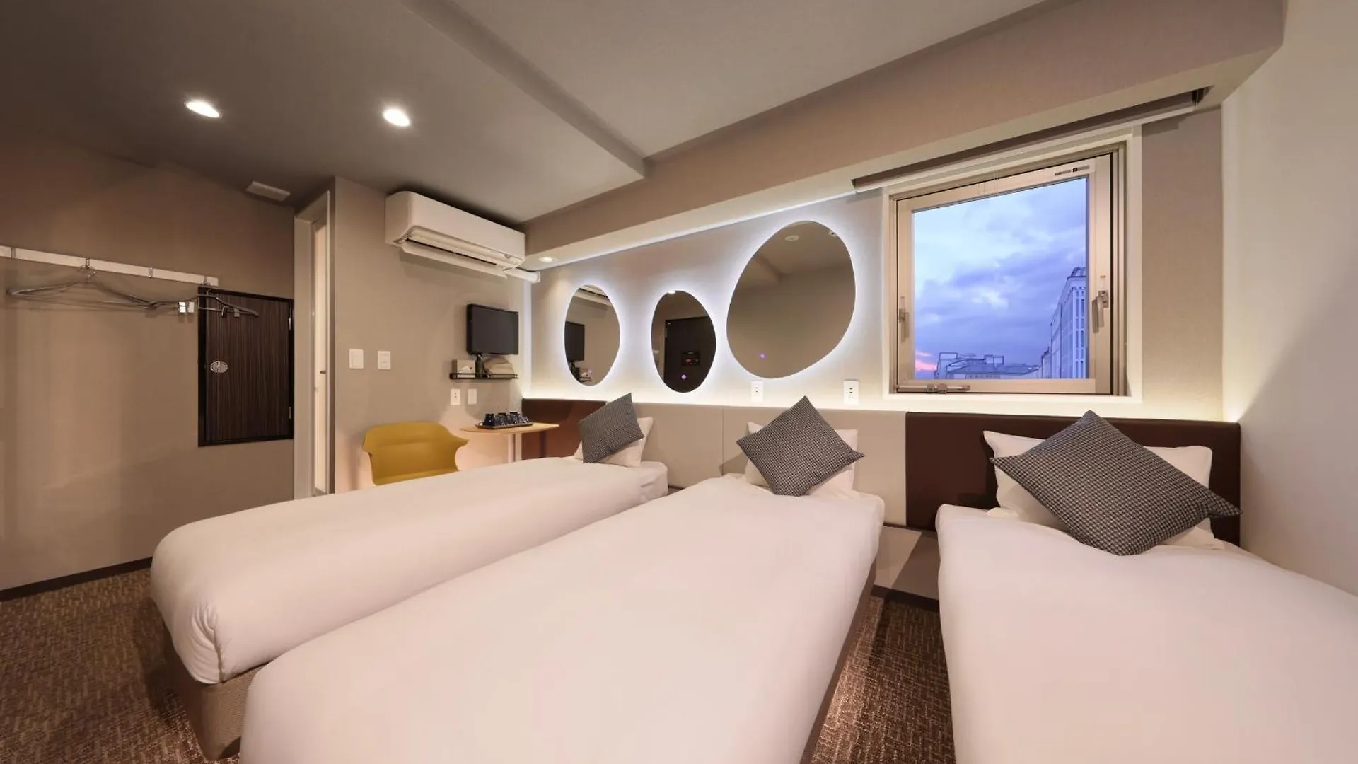 ****  Tennouji Crystal Hotel Osaka Japan